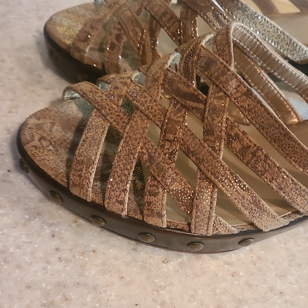 Stuart Weitzman Brown Mules with Woven Design - Picture 5 of 9